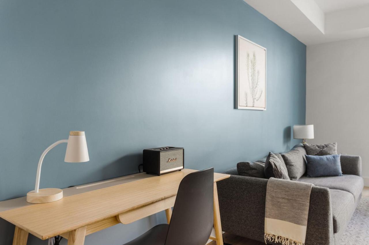 Apartment Hollywood 2br W Gym Pool Nr Lax-1036 *