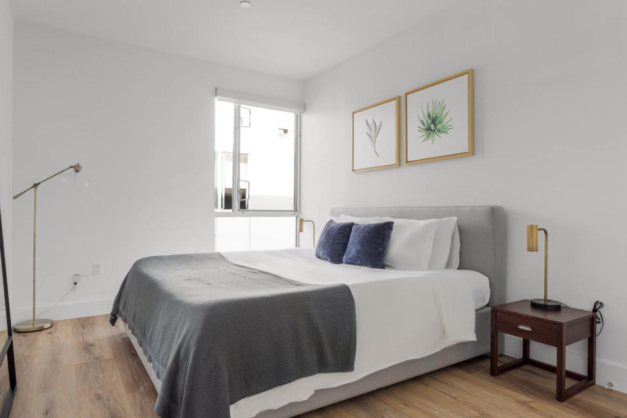 Apartment Hollywood 2br W Gym Pool Nr Lax-1036 *