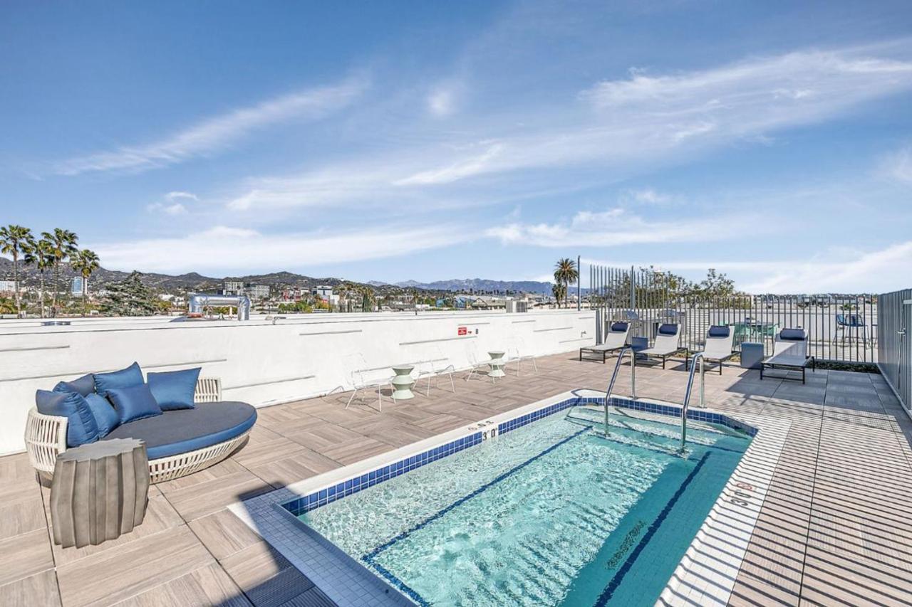 Hollywood 2br W Gym Pool Nr Lax-1036
