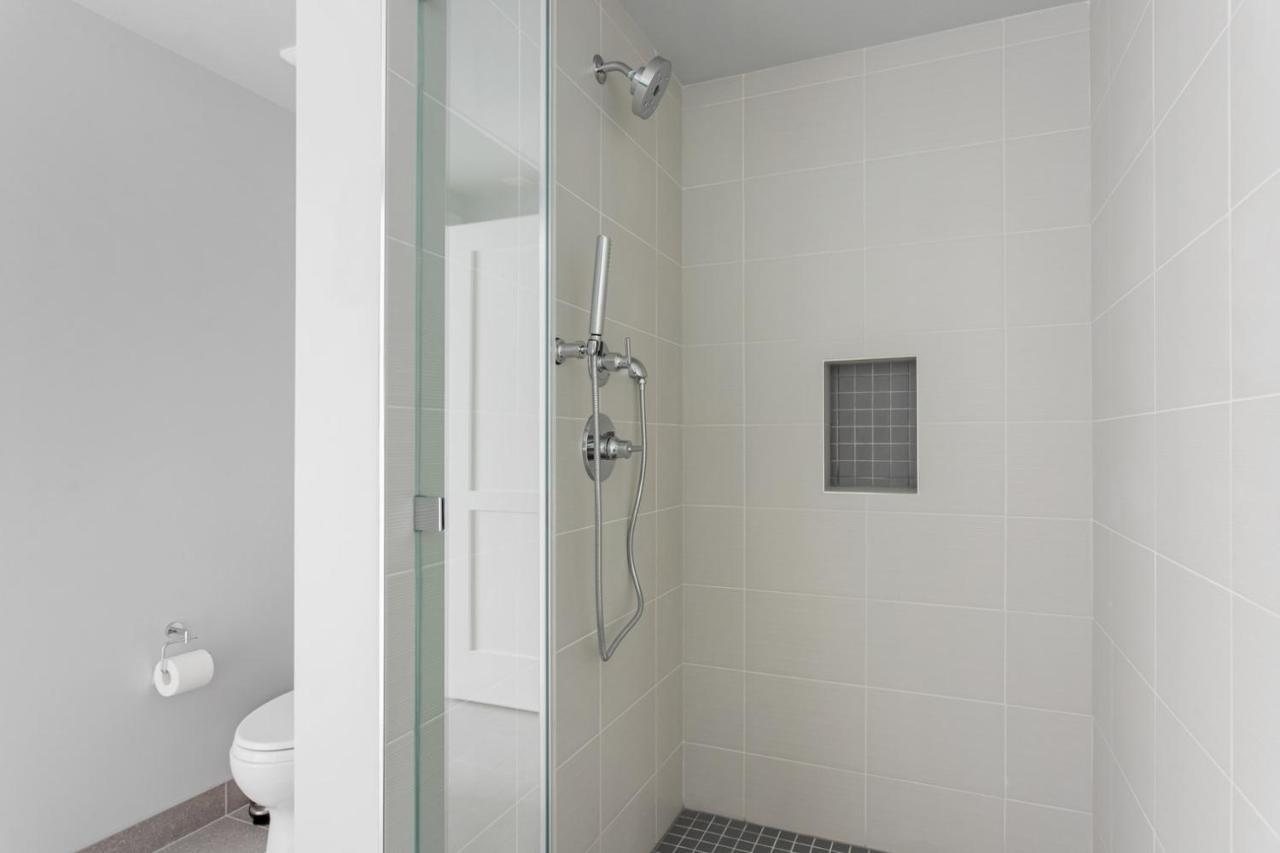 Hollywood 2br W Gym Pool Nr Lax-1036 Apartment *