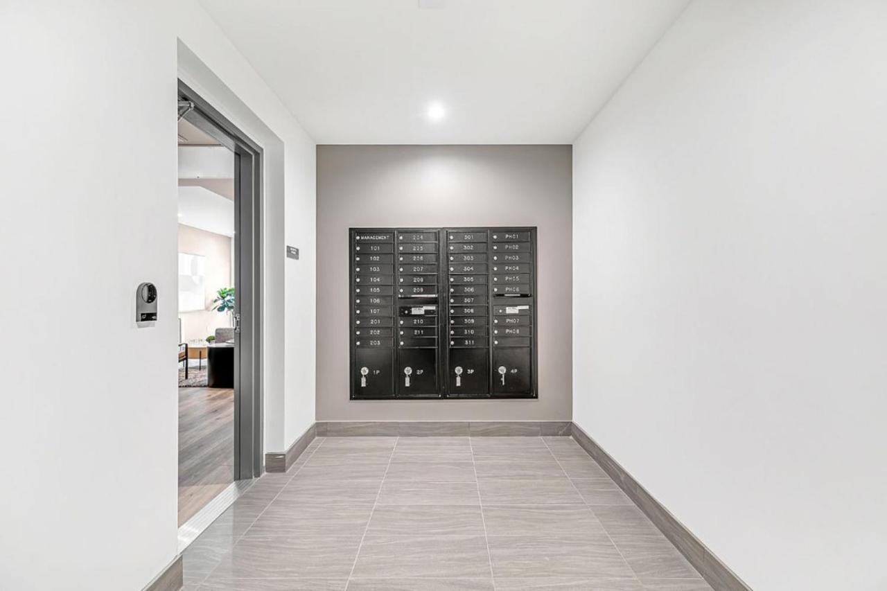 Hollywood 2br W Gym Pool Nr Lax-1036